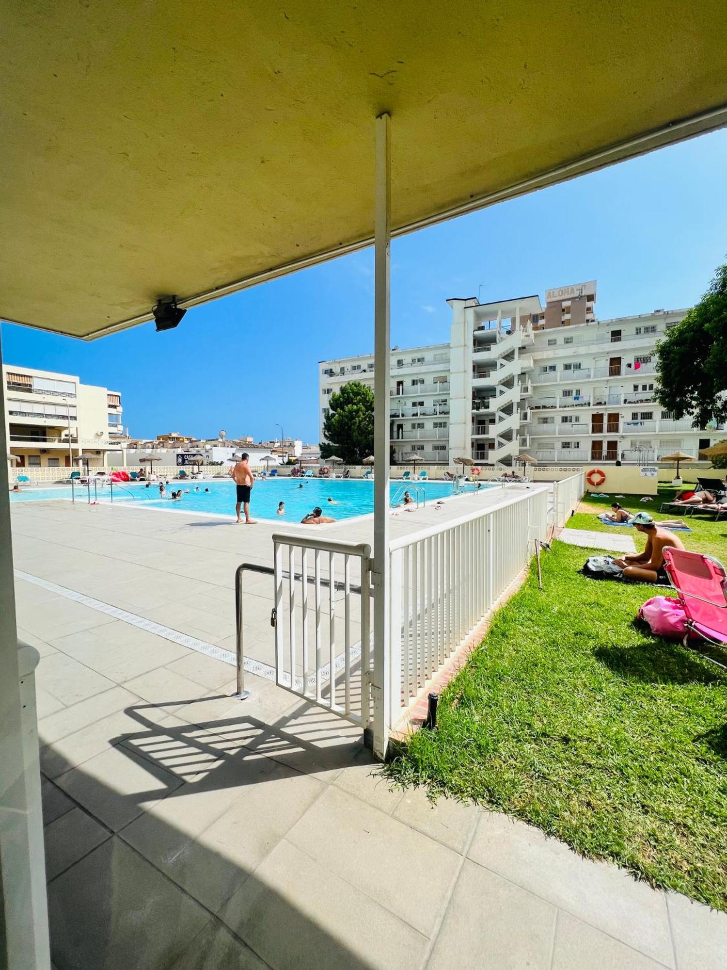 Torremolinos Carihuela Nucleo Cristal Apartment Exterior photo