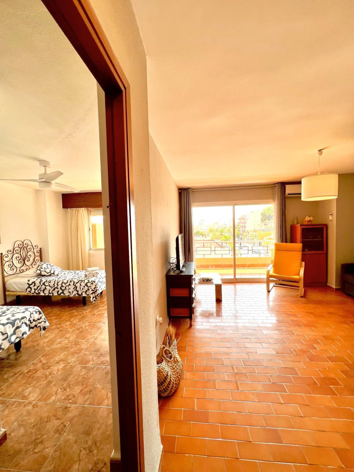 Torremolinos Carihuela Nucleo Cristal Apartment Exterior photo